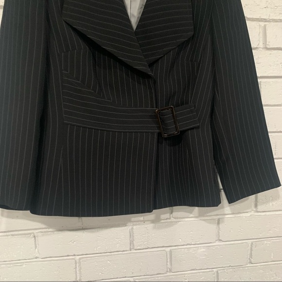 Tahari Arthur S. Levine Striped Belt Blazer - Picture 3 of 8